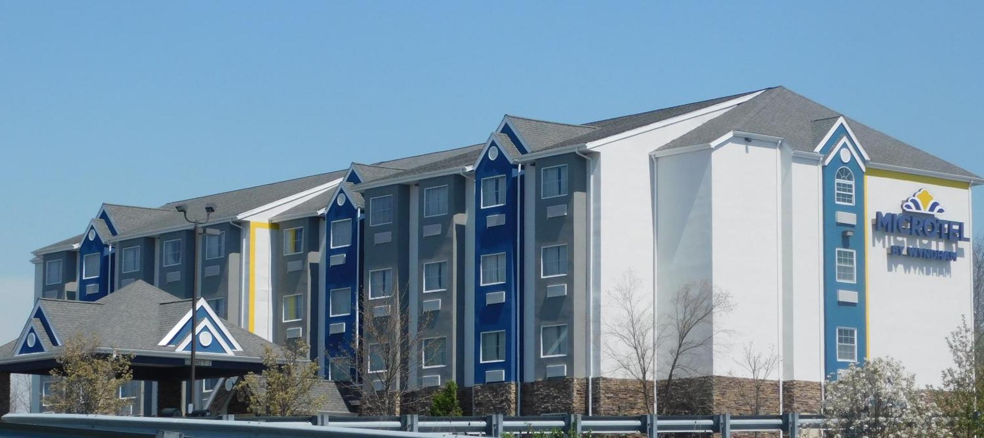 Microtel Inn & Suites By Wyndham Wheeling At The Highlands Triadelphia Экстерьер фото