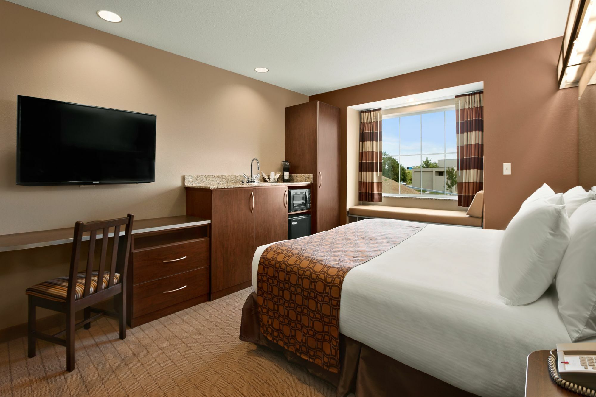 Microtel Inn & Suites By Wyndham Wheeling At The Highlands Triadelphia Экстерьер фото